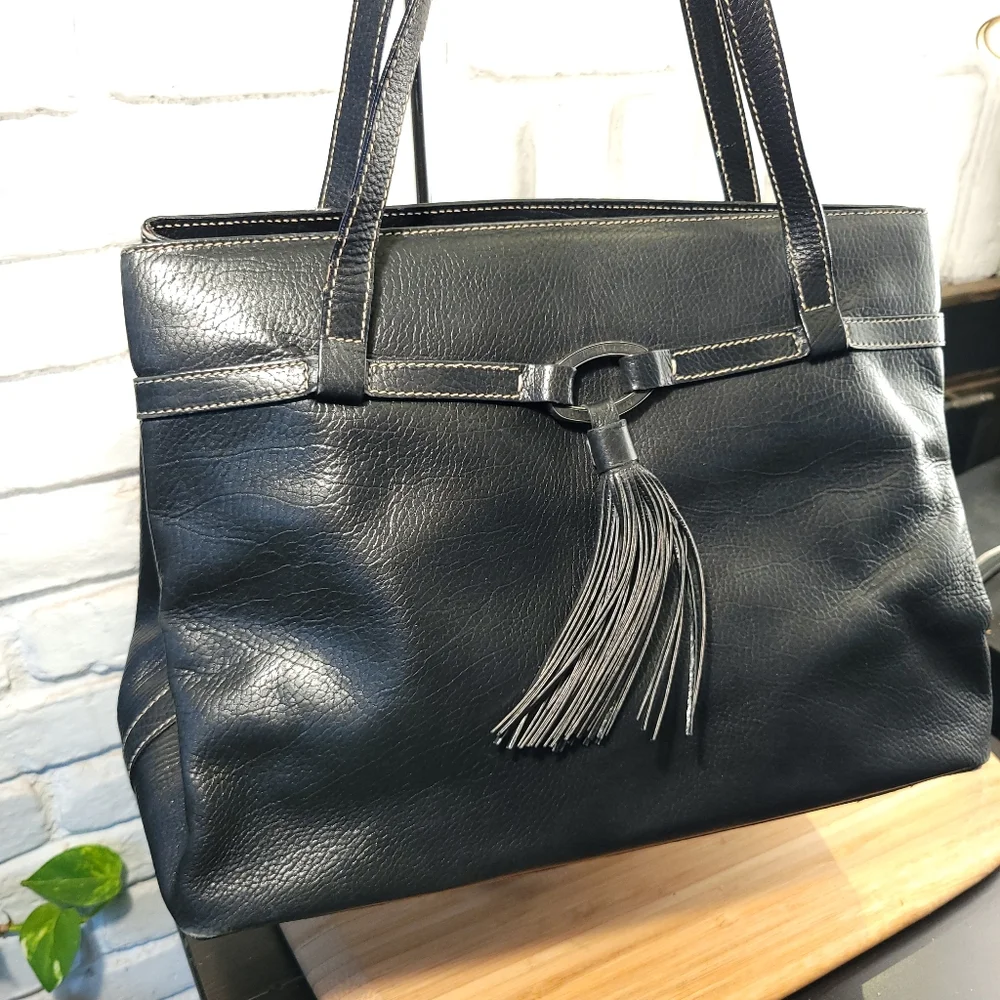 Oscar de la Renta Tassel Front Leather Bag - Picture 3 of 14